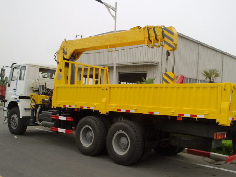 隨車起重機(jī)