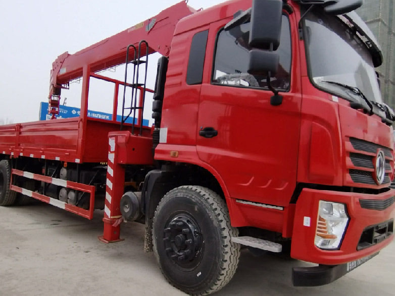 隨車起重機(jī)