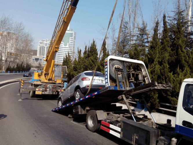 虎林汽車雪地困境救援：專業(yè)團隊助您擺脫困境